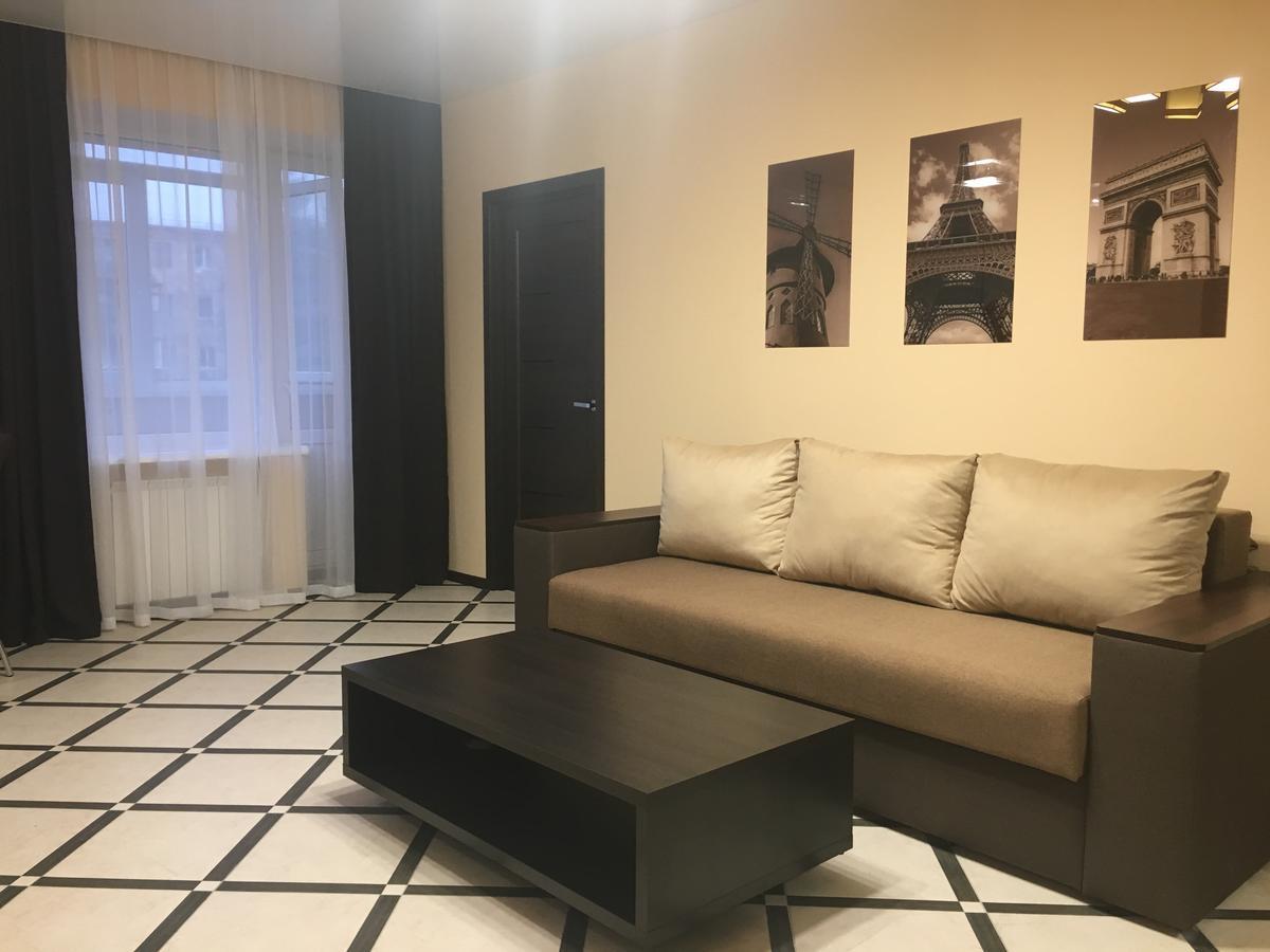 Kharkiv Apartments On Nauky Avenue ภายนอก รูปภาพ
